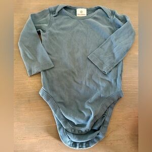 🦋Hanna Andersson Slate Blue Onesie